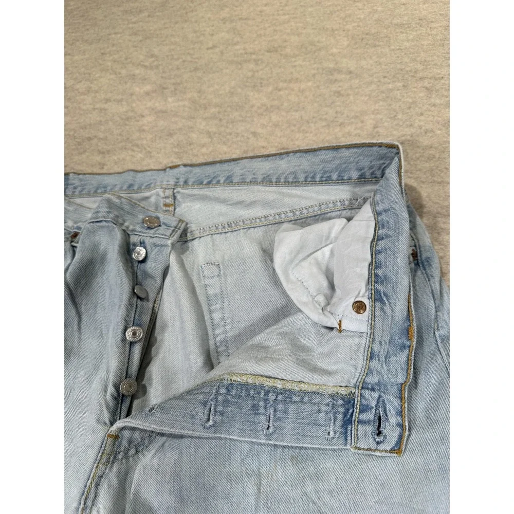 Levis 501 Jeans Mens 38x36 Light Wash Blue‎ Denim Regular Straight Button Fly